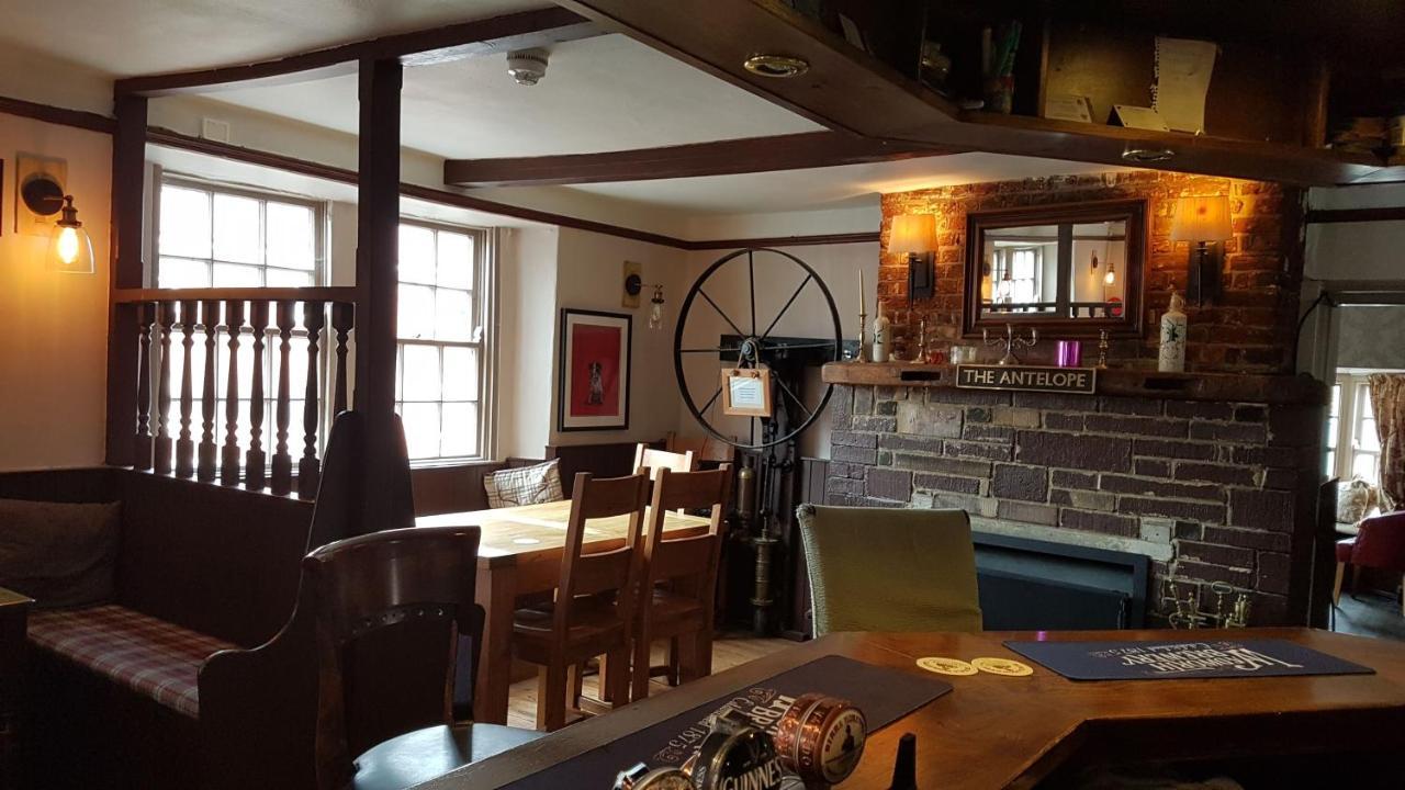 The Antelope At Upavon Hotel Bagian luar foto